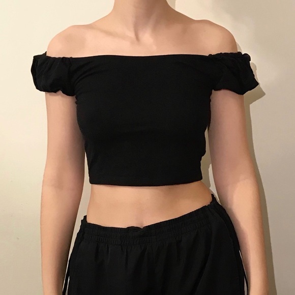Off the shoulder frill black top - Picture 3 of 4